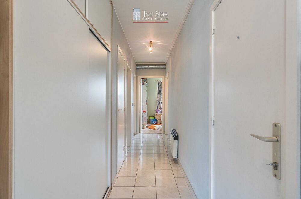 goed-gelegen-appartement-met-2-slaapkamers-een-terras-en-een-garagebox-te-kessel-lo-013.jpg