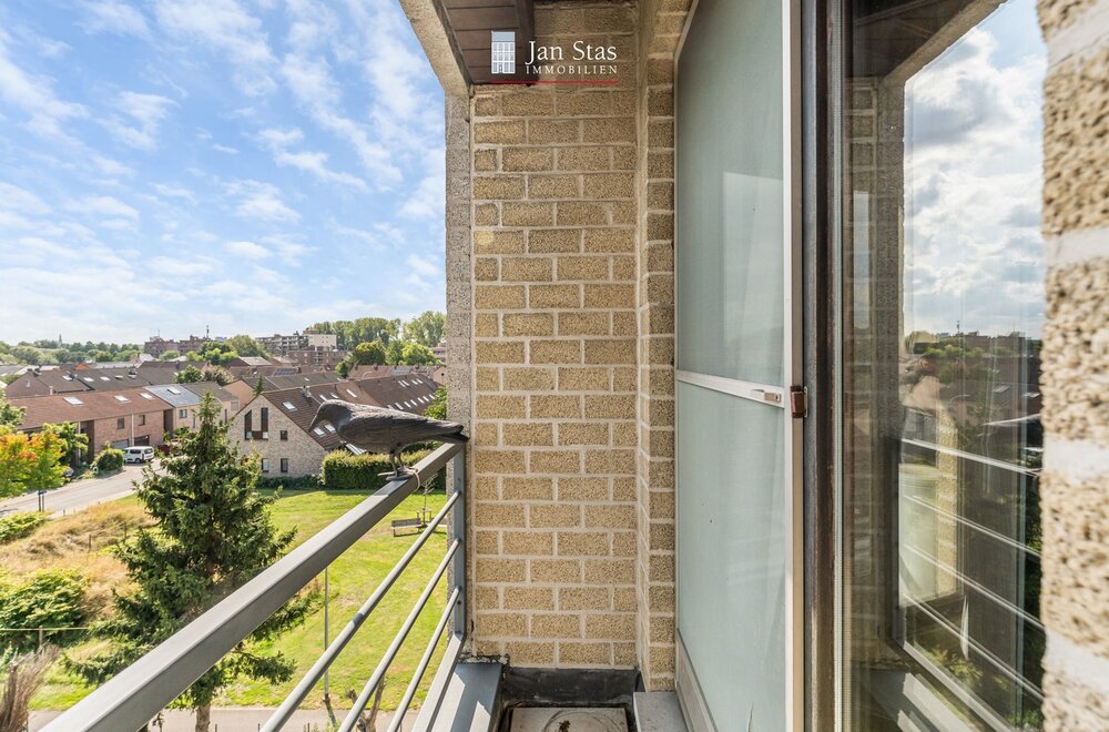 goed-gelegen-appartement-met-2-slaapkamers-een-terras-en-een-garagebox-te-kessel-lo-017.jpg