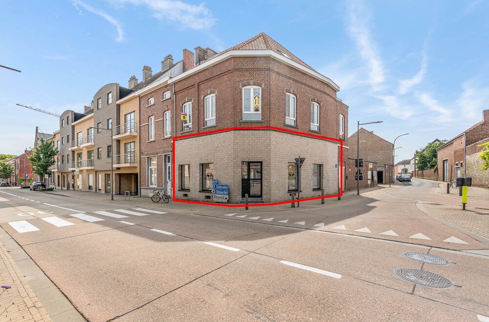 gunstig-gelegen-handelspand-vrij-van-huur-met-ruime-kelder-in-hoegaarden-centrum002.jpg