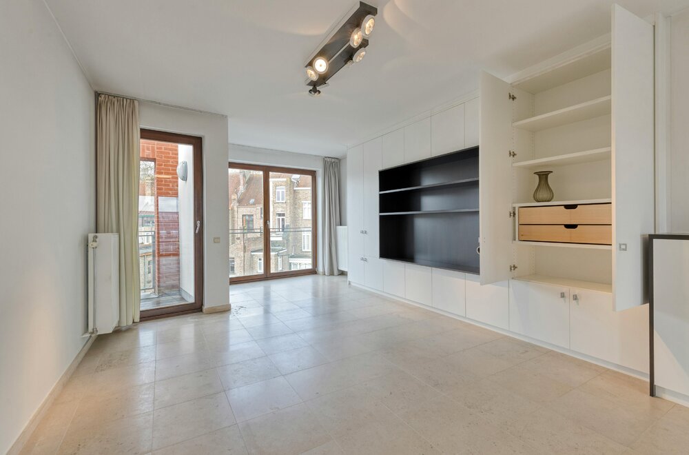 lichtrijk-appartement-met-3-slaapkamers-te-koop-in-brugge002.jpg