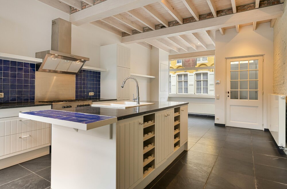 uniek-gerenoveerde-herenwoning-in-brugge-met-3-slaapkamers002.jpg