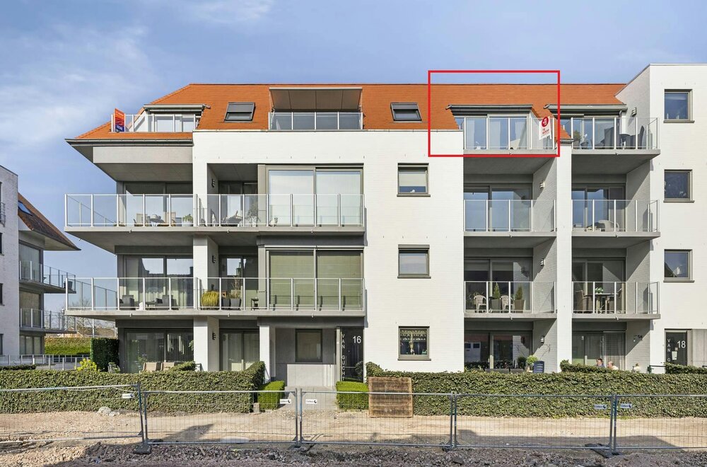 lichtrijk-appartement-te-koop-met-twee-slaapkamers-004.jpg