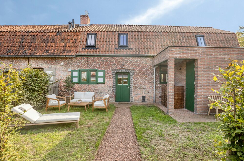 een-gerenoveerd-meesterwerk-in-hartje-hansbeke003.jpg