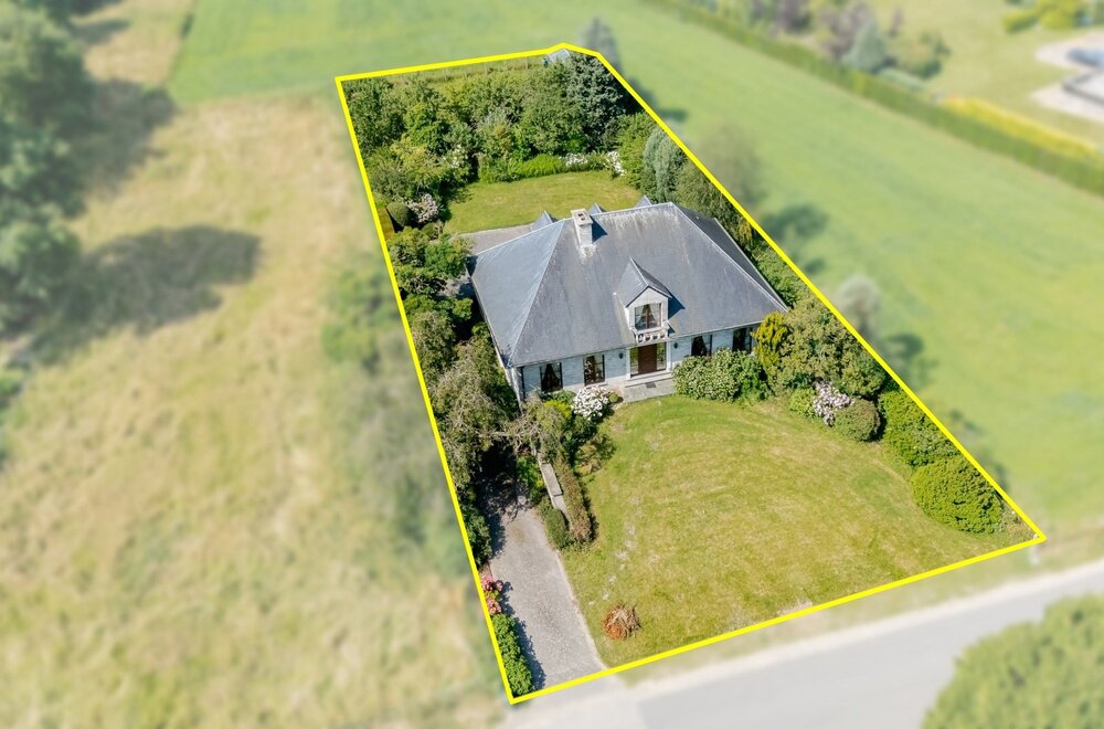 prachtige-villa-met-3-slaapkamers-op-topligging001.jpg