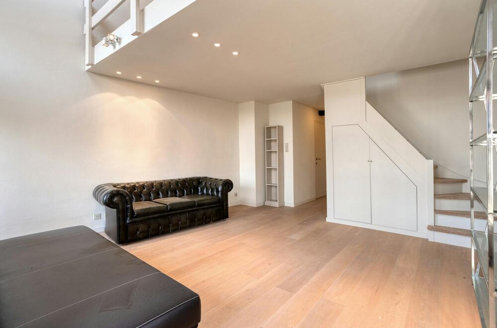 ruim-appartement-met-1-slaapkamer-te-koop-in-brugge003.jpg