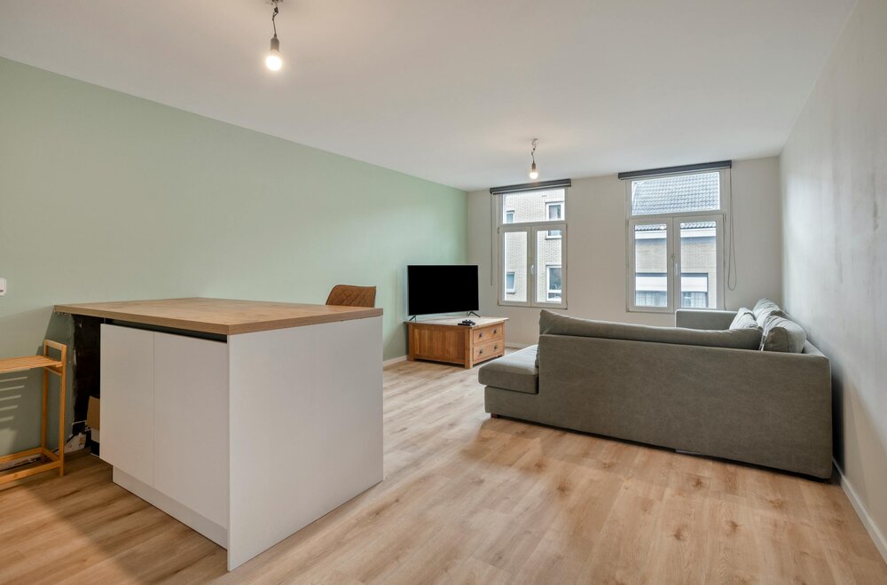 gezellig-appartement-met-autostaanplaats-te-koop-te-merksem003.jpg