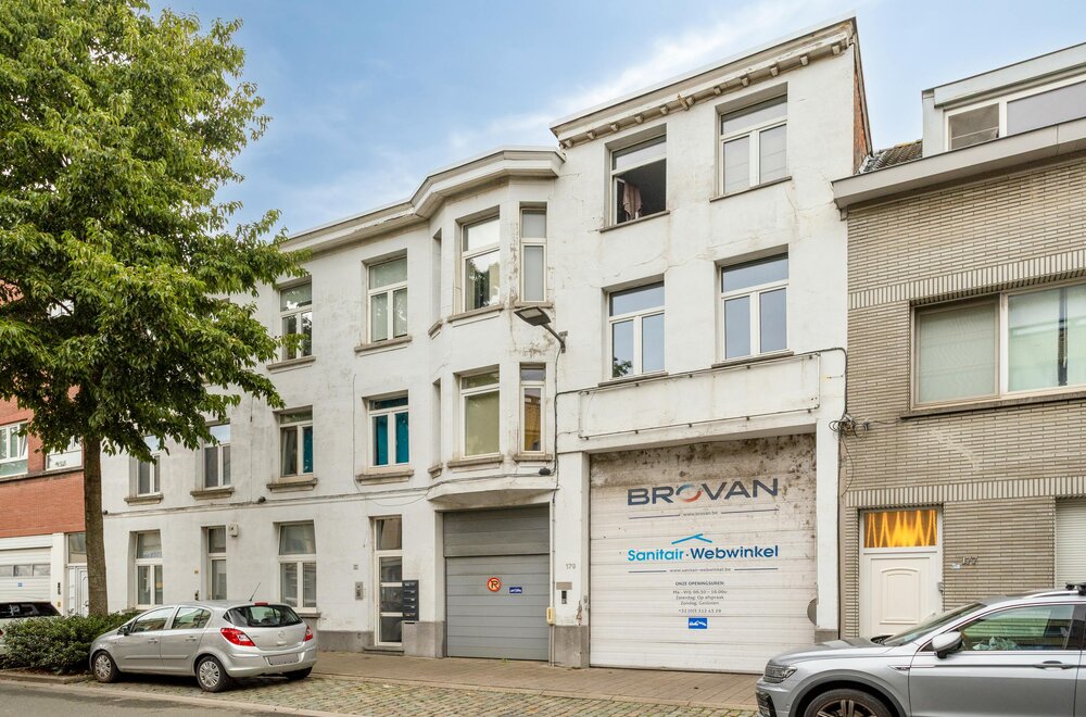 gezellig-appartement-met-autostaanplaats-te-koop-te-merksem016.jpg