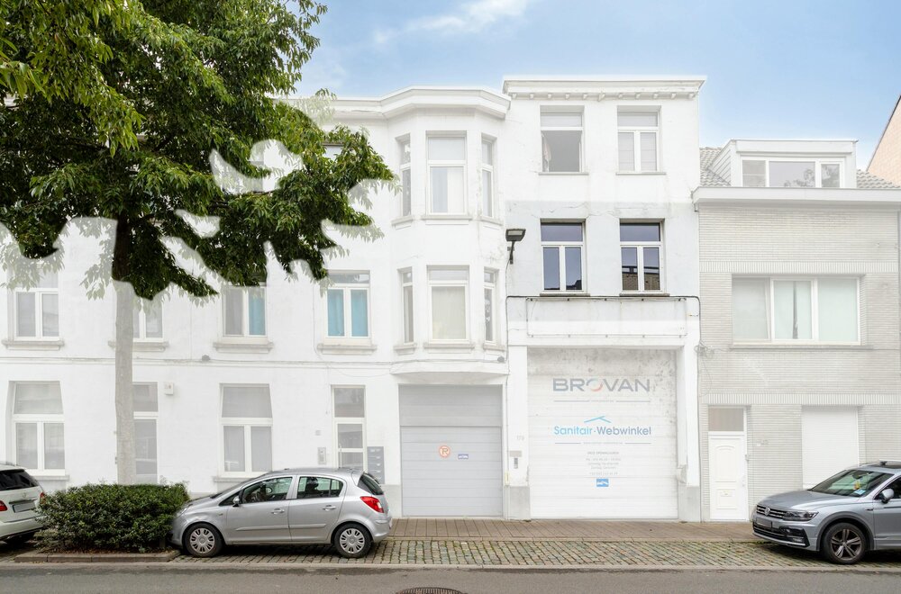 gezellig-appartement-met-autostaanplaats-te-koop-te-merksem017.jpg