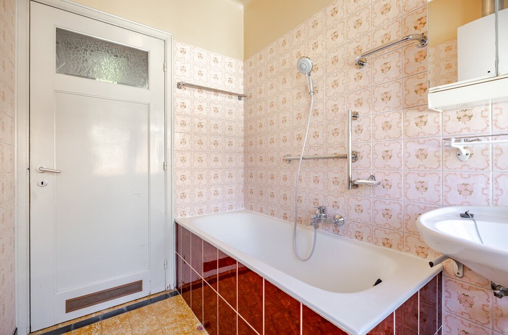 te-renoveren-woning-met-3-slks-en-zuidgerichte-tuin020.jpg