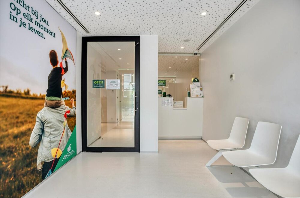 verhuurde-opbrengsteigendom-met-handelsruimte-en-duplex-003.jpg