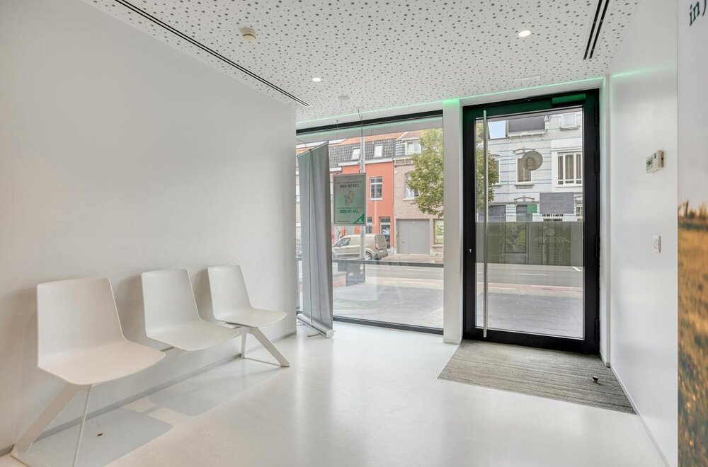 verhuurde-opbrengsteigendom-met-handelsruimte-en-duplex-004.jpg