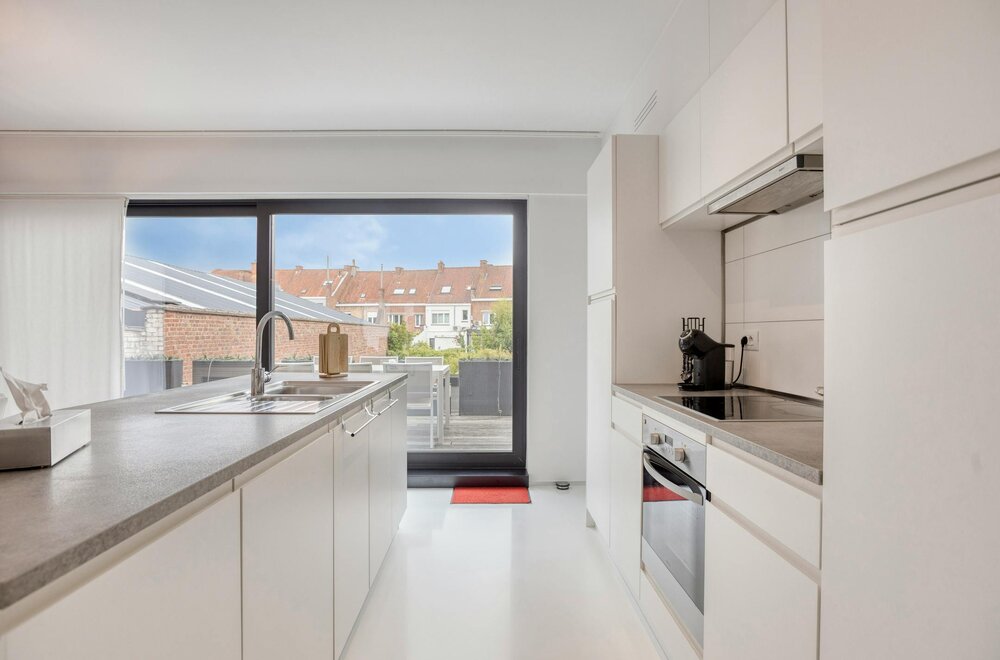 verhuurde-opbrengsteigendom-met-handelsruimte-en-duplex-015.jpg