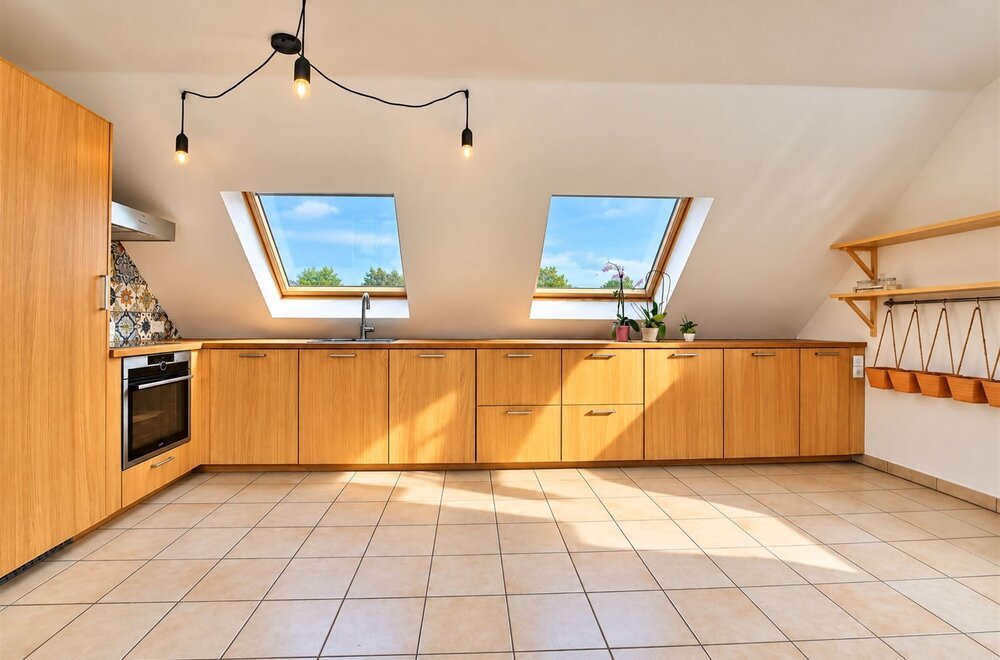modern-en-instapklaar-dakappartement-met-2-slaapkamers-in-baasrode002.jpg