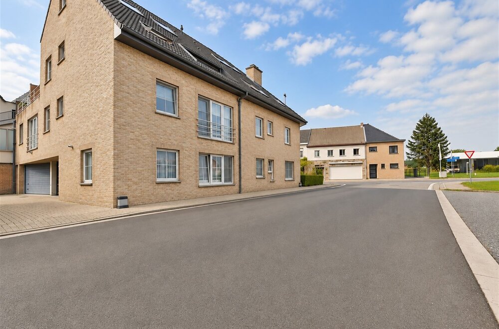 modern-en-instapklaar-dakappartement-met-2-slaapkamers-in-baasrode016.jpg