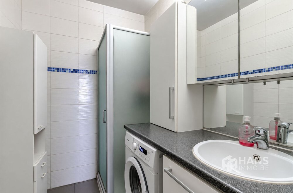 lichtrijk-appartement-58-m-met-2-slaapkamers-en-terras-9-m-in-berchem008.jpg