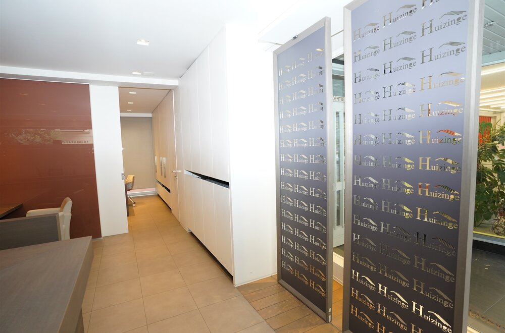 instapklaar-bureel-of-praktijk-ingericht-door-descamps-010.jpg