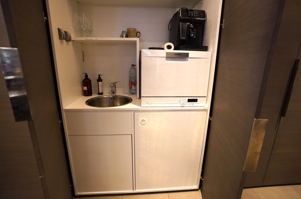instapklaar-bureel-of-praktijk-ingericht-door-descamps-013.jpg