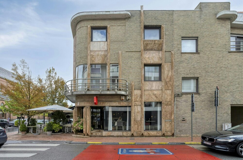 opbrengsteigendom-te-koop-in-roeselaarsestraat-izegem002.jpg
