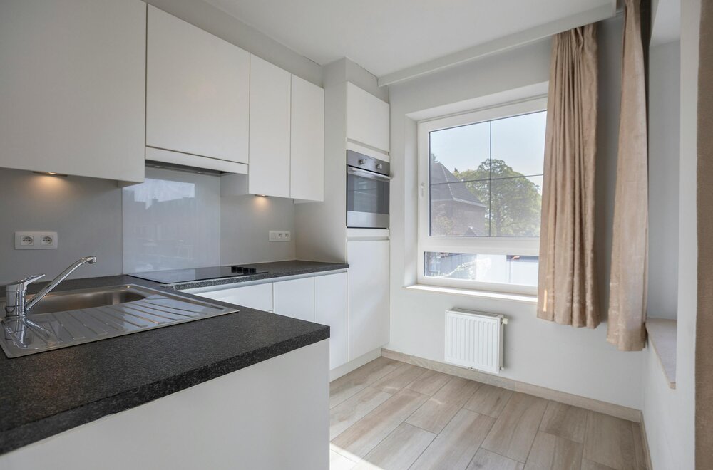 instapklaar-appartement-met-2-slaapkamers-in-centrum-oostkamp003.jpg