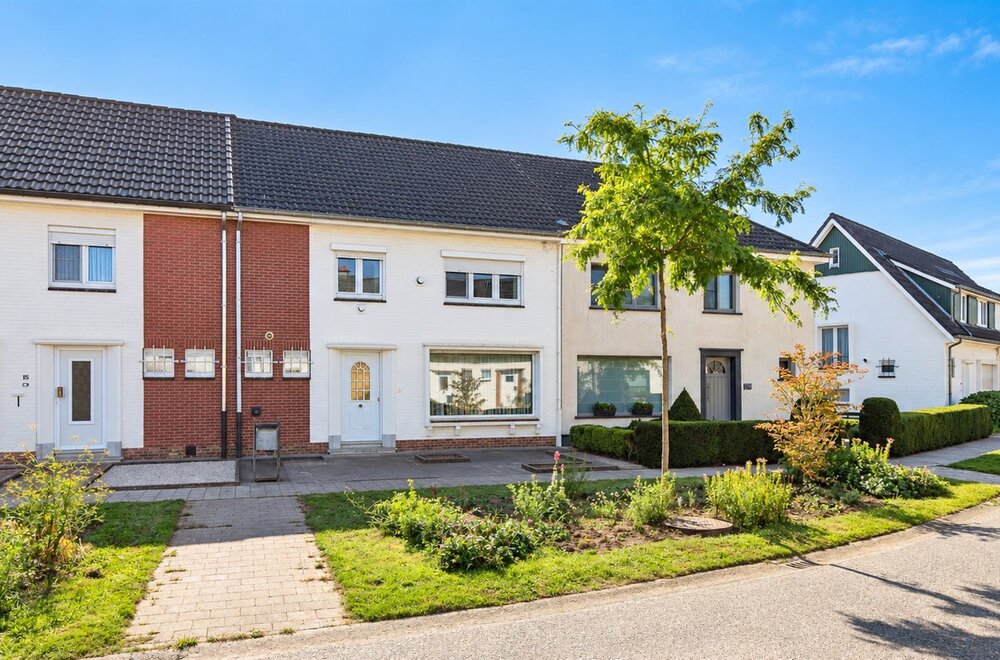 rustig-gelegen-gezinswoning-met-4-slaapkamers-garage-en-tuin-001.jpg