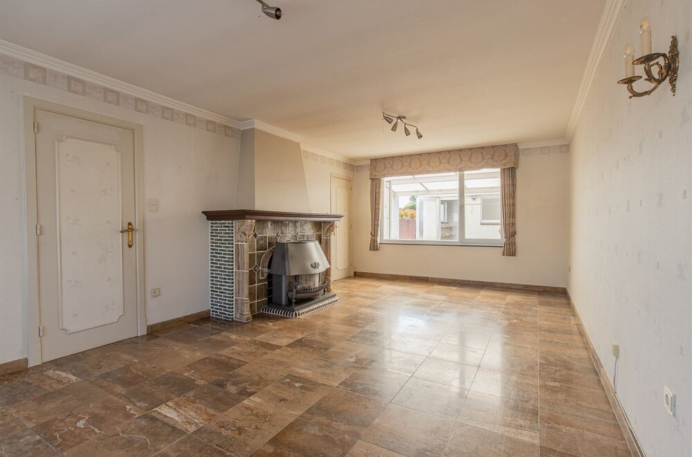 rustig-gelegen-gezinswoning-met-4-slaapkamers-garage-en-tuin-002.jpg