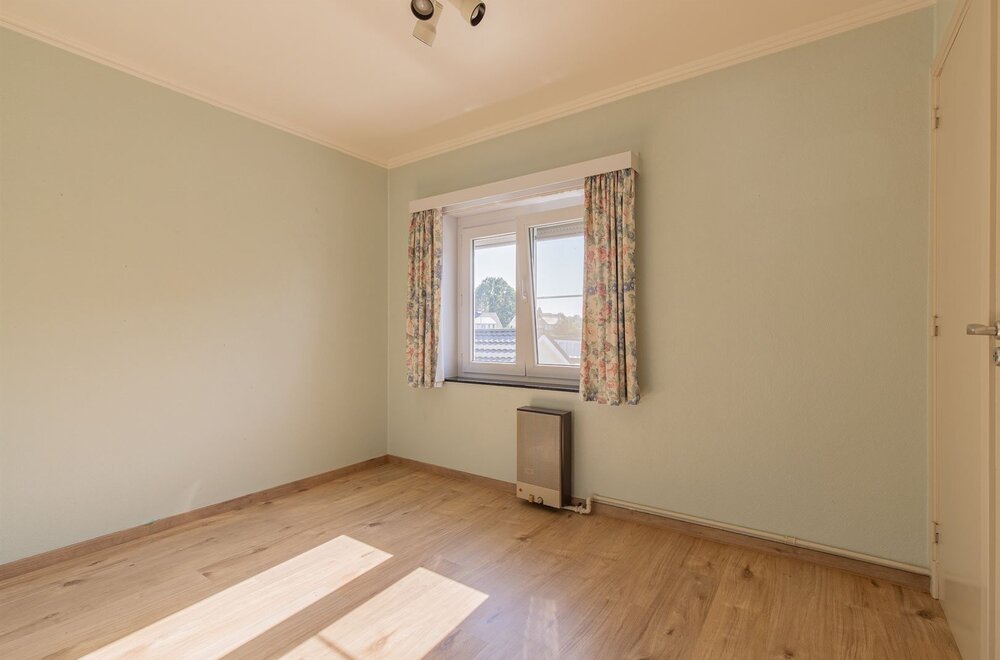 rustig-gelegen-gezinswoning-met-4-slaapkamers-garage-en-tuin-016.jpg