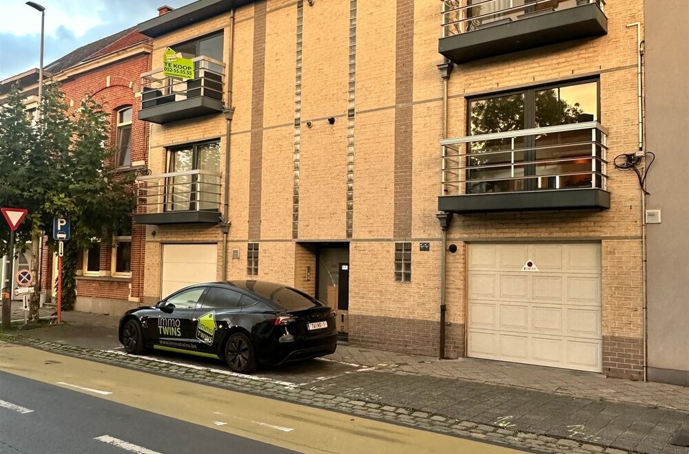 lichtrijk-en-instapklaar-dakappartement-met-2-slaapkamers-in-het-centrum-van-buggenhout-008.jpg