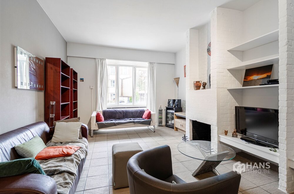 ruim-gelijkvloersappartement-113-m-met-2-slaapkamers-garage-en-tuin-210-m-in-merksem-003.jpg