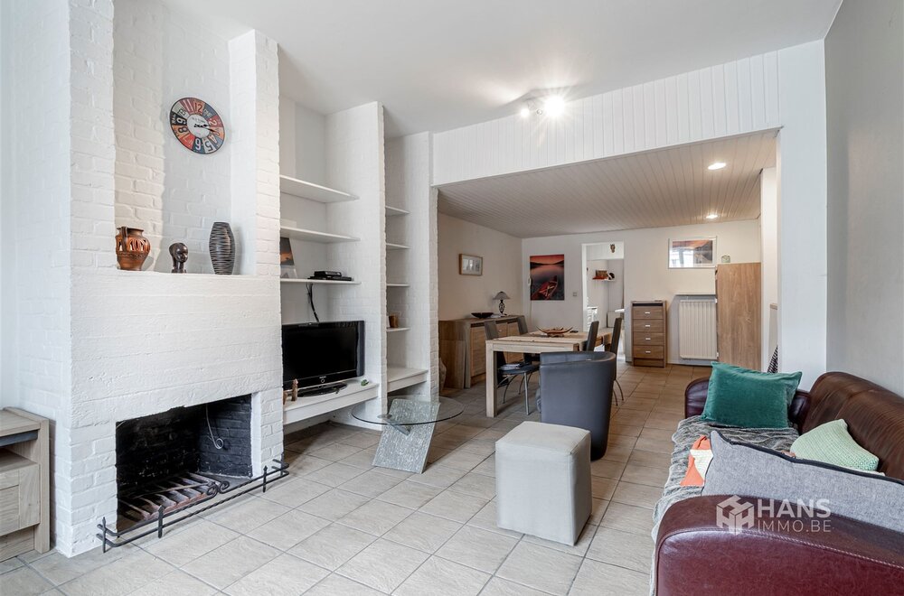 ruim-gelijkvloersappartement-113-m-met-2-slaapkamers-garage-en-tuin-210-m-in-merksem-005.jpg