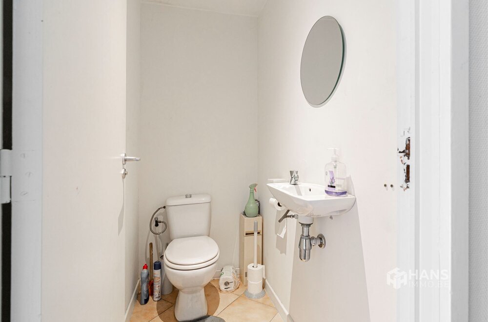 ruim-gelijkvloersappartement-113-m-met-2-slaapkamers-garage-en-tuin-210-m-in-merksem-012.jpg