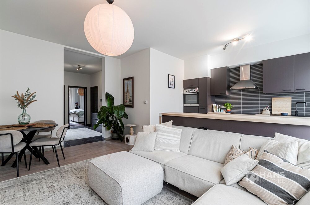 instapklaar-appartement-76-m-met-2-slaapkamers-en-terras-4-m-in-berchem001.jpg