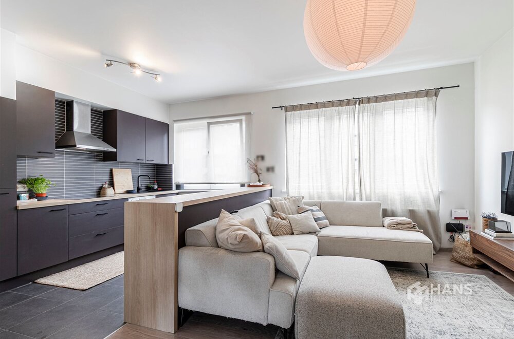 instapklaar-appartement-76-m-met-2-slaapkamers-en-terras-4-m-in-berchem002.jpg