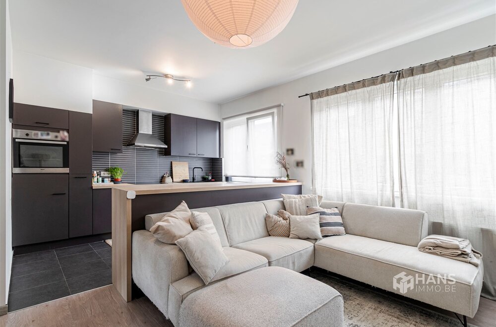 instapklaar-appartement-76-m-met-2-slaapkamers-en-terras-4-m-in-berchem003.jpg