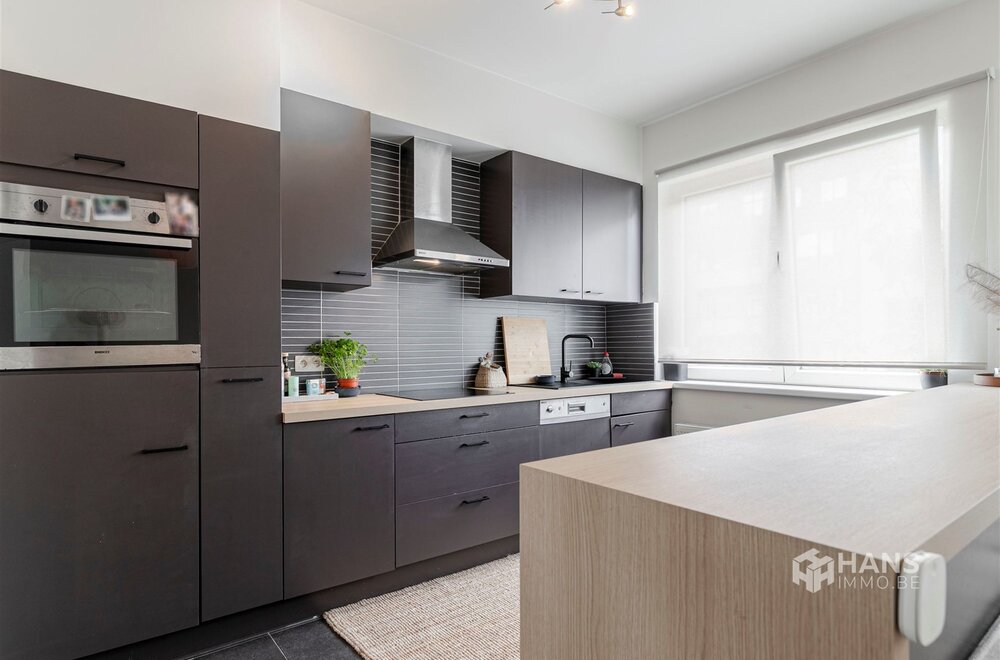 instapklaar-appartement-76-m-met-2-slaapkamers-en-terras-4-m-in-berchem007.jpg