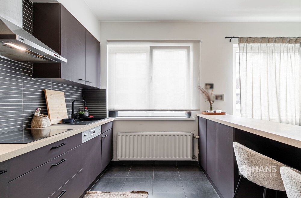 instapklaar-appartement-76-m-met-2-slaapkamers-en-terras-4-m-in-berchem008.jpg