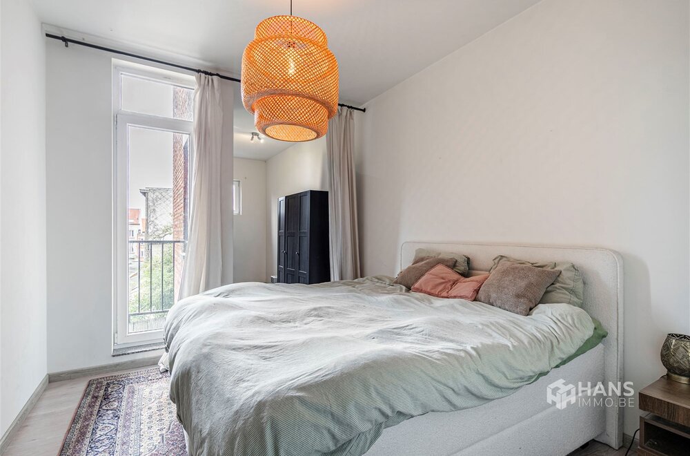 instapklaar-appartement-76-m-met-2-slaapkamers-en-terras-4-m-in-berchem010.jpg