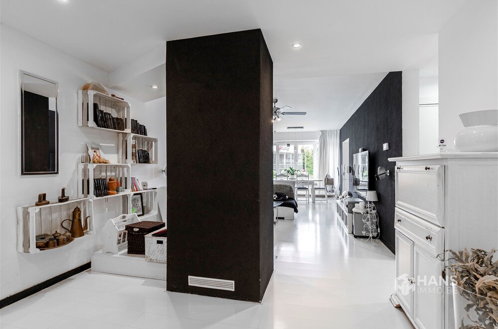 ruim-duplexappartement-210-m-met-garage-en-zuid-gerichte-tuin-47-m-in-deurne008.jpg
