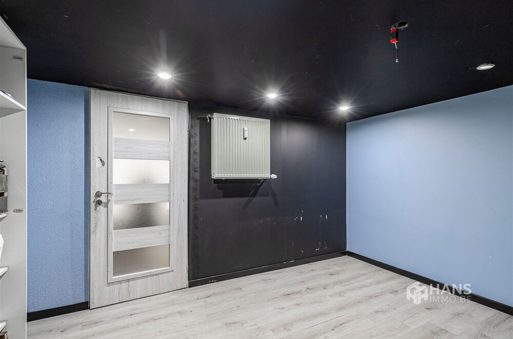 ruim-duplexappartement-210-m-met-garage-en-zuid-gerichte-tuin-47-m-in-deurne015.jpg