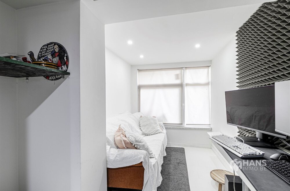 ruim-duplexappartement-210-m-met-garage-en-zuid-gerichte-tuin-47-m-in-deurne016.jpg