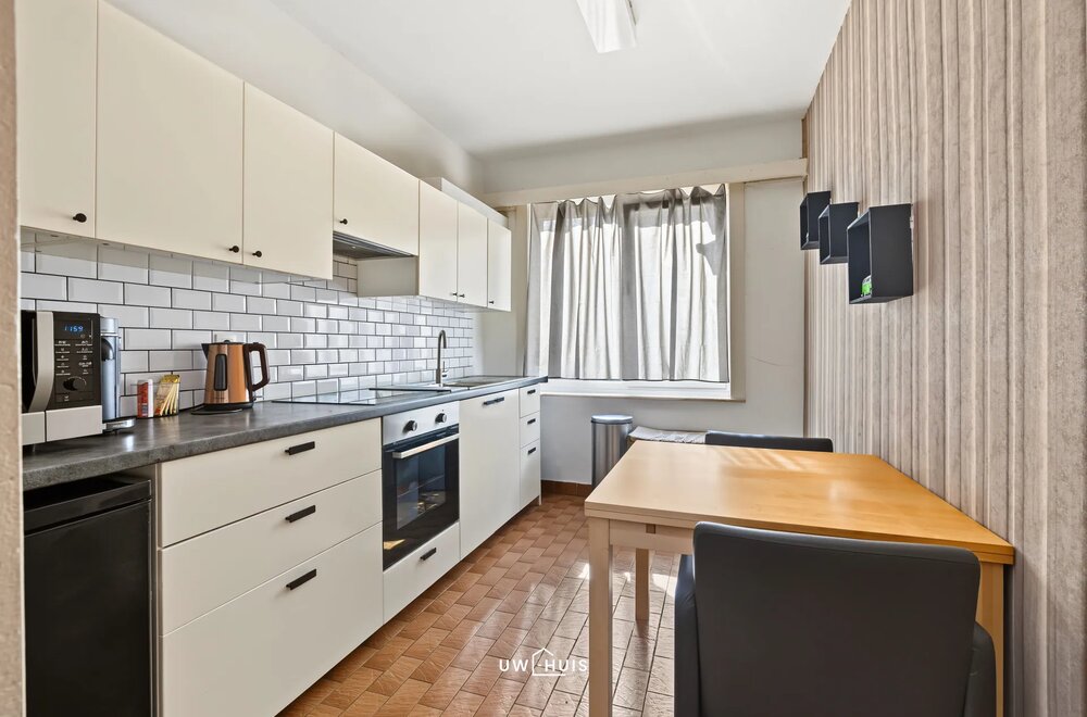 ruim-2-slaapkamer-appartement-met-garage-in-centrum-verrebroek005.jpg