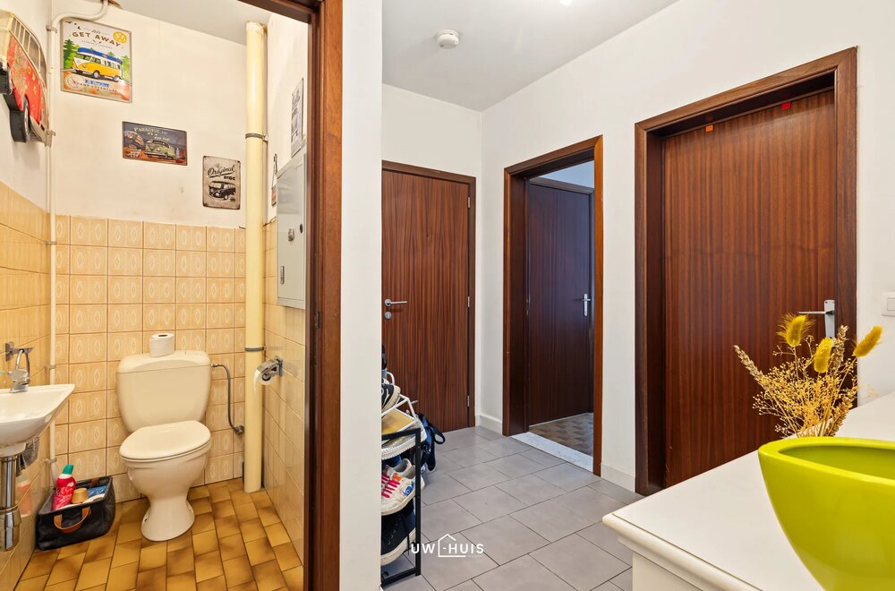 ruim-2-slaapkamer-appartement-met-garage-in-centrum-verrebroek006.jpg