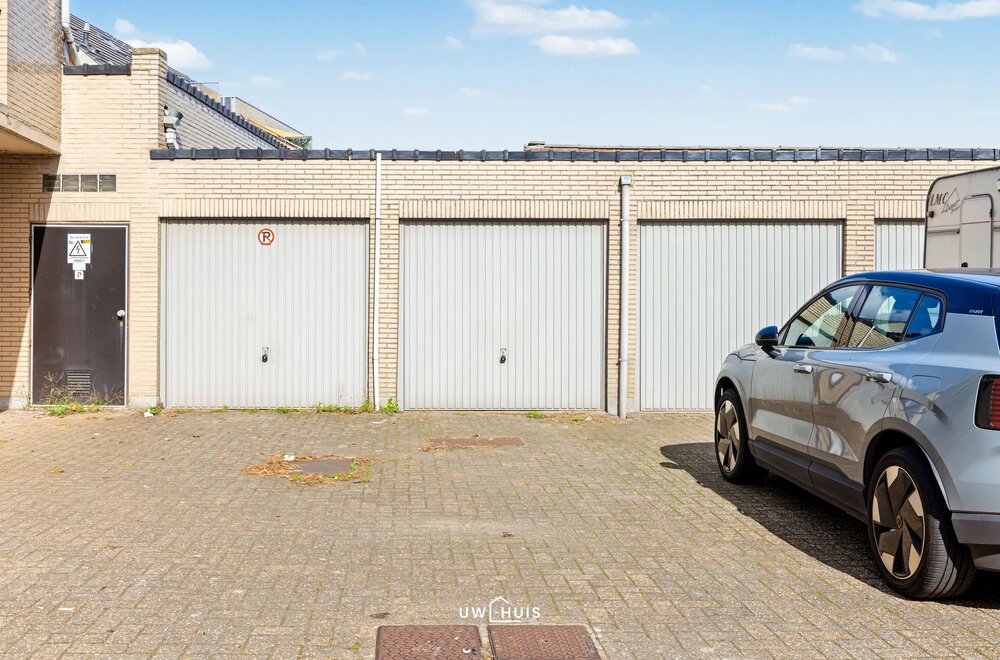ruim-2-slaapkamer-appartement-met-garage-in-centrum-verrebroek011.jpg