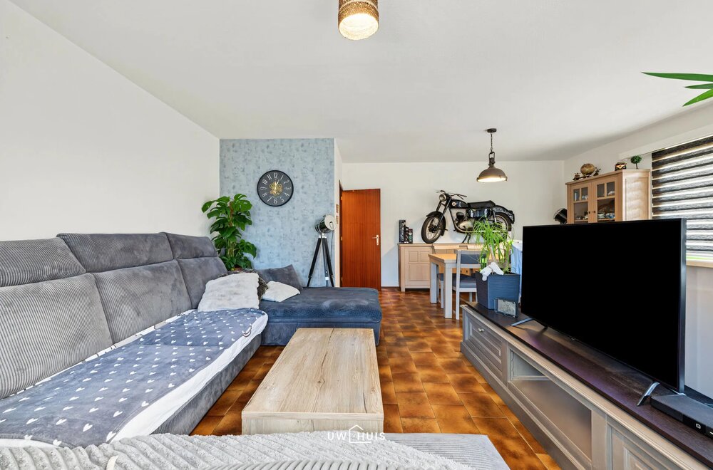 ruim-2-slaapkamer-appartement-met-garage-in-centrum-verrebroek003.jpg