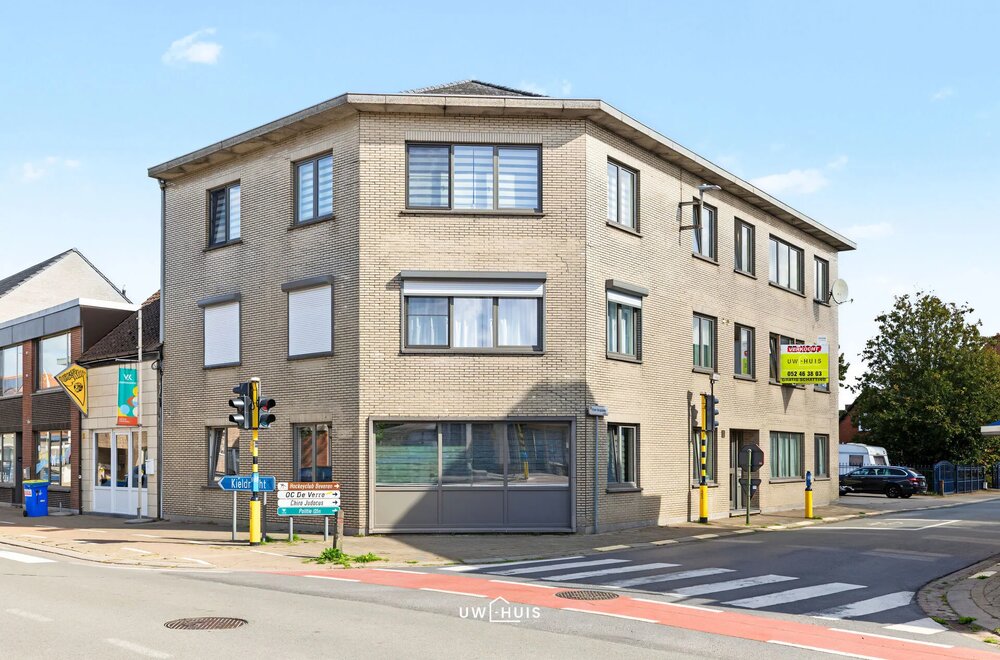 ruim-2-slaapkamer-appartement-met-garage-in-centrum-verrebroek010.jpg