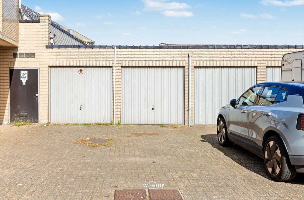 ruim-2-slaapkamer-appartement-met-garage-in-centrum-verrebroek011.jpg
