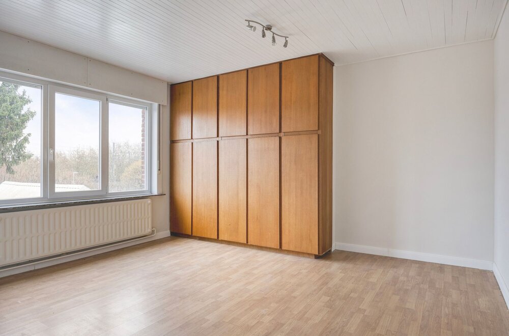 ruime-instapklare-hob-met-4-slpks-tuin-en-garage008.jpg