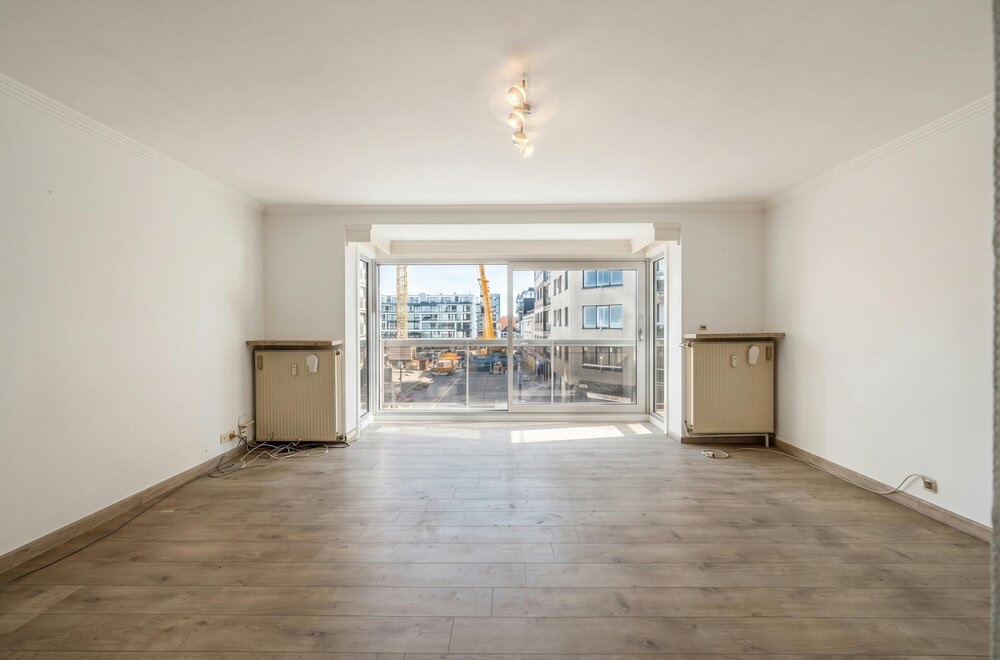 centraal-gelegen-2-slaapkamer-appartement-vlakbij-de-zeedijk002.jpg