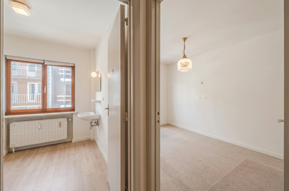 centraal-gelegen-2-slaapkamer-appartement-vlakbij-de-zeedijk017.jpg