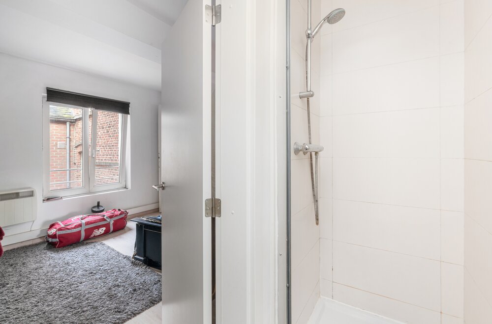 opbrengsteigendom-1-handelszaak-amp-3-appartement-te-leuven015.jpg