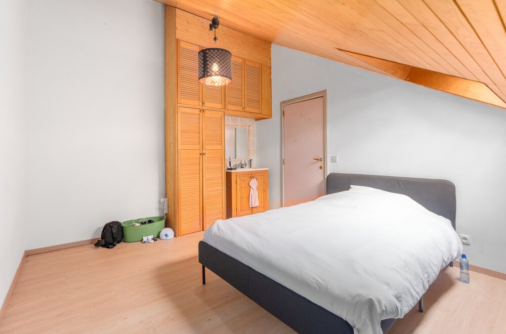 opbrengsteigendom-1-handelszaak-amp-3-appartement-te-leuven007.jpg